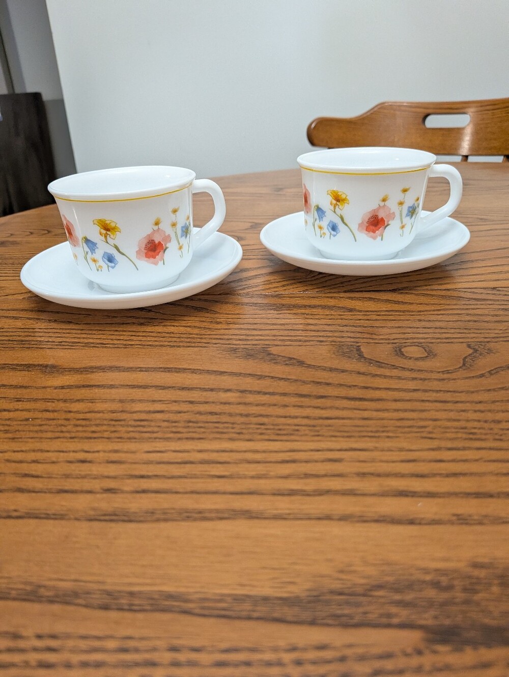 ARCOPAL SUMMER MEADOW. Cups And Saucers X 2. Vintage. GUC.
